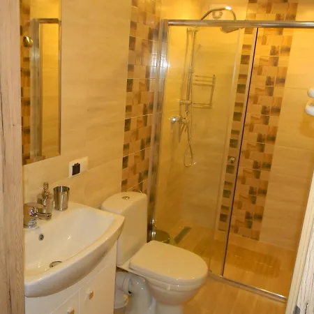 Goscinne Zenon Nogal Δωμάτια σε οικογενειακή κατοικία Świnoujście